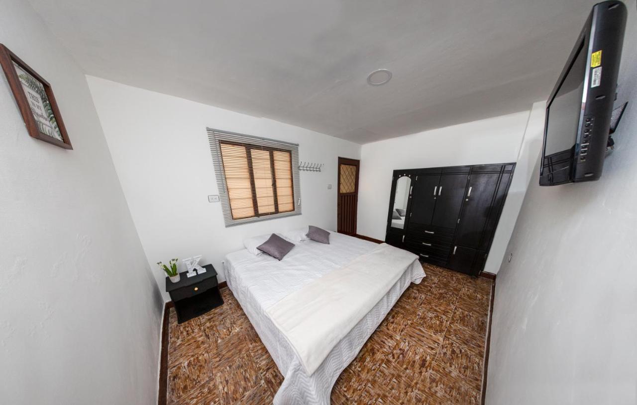 Komodo Alojamiento: Centro Histórico Hostal con Wi-Fi y Baño Privado Popayan Exterior photo
